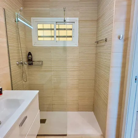 Diana 905. Superb South-facing One-bedroom With Amazing Sea Views.