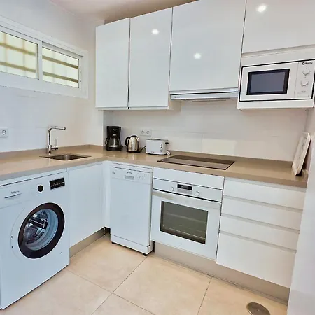 Diana 905. Superb South-facing One-bedroom With Amazing Sea Views. * Μαρμπέλλα