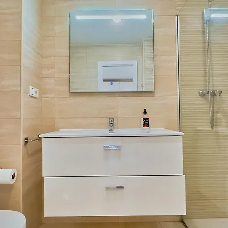 Diana 905. Superb South-facing One-bedroom With Amazing Sea Views. Апартаменти *