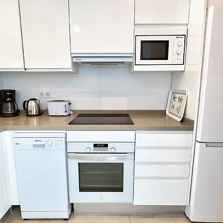 Апартаменти Diana 905. Superb South-facing One-bedroom With Amazing Sea Views. Марбелья