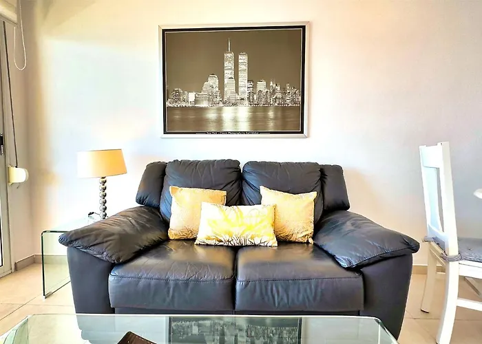 Diana 905. Superb South-facing One-bedroom With Amazing Sea Views. *