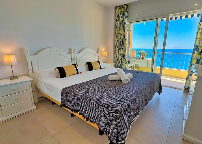 דירה Diana 905. Superb South-facing One-bedroom With Amazing Sea Views.