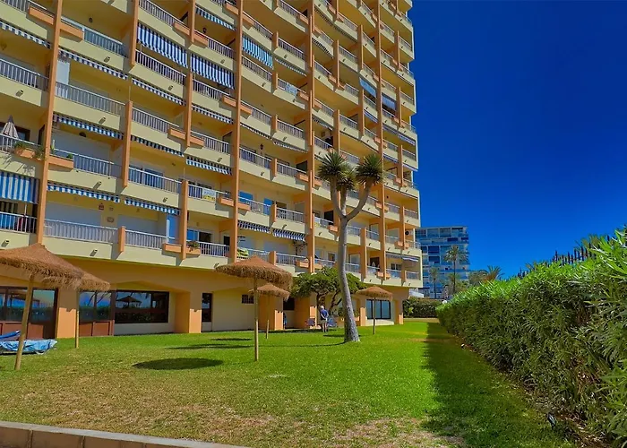 דירה Diana 905. Superb South-facing One-bedroom With Amazing Sea Views.