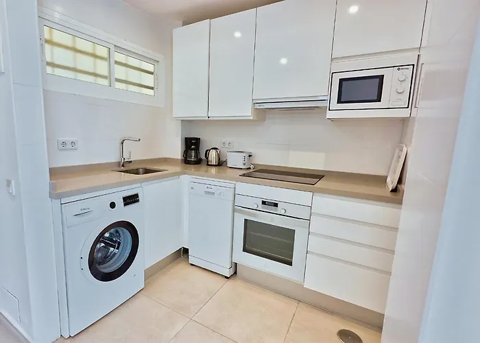 Diana 905. Superb South-facing One-bedroom With Amazing Sea Views. * 마르베야