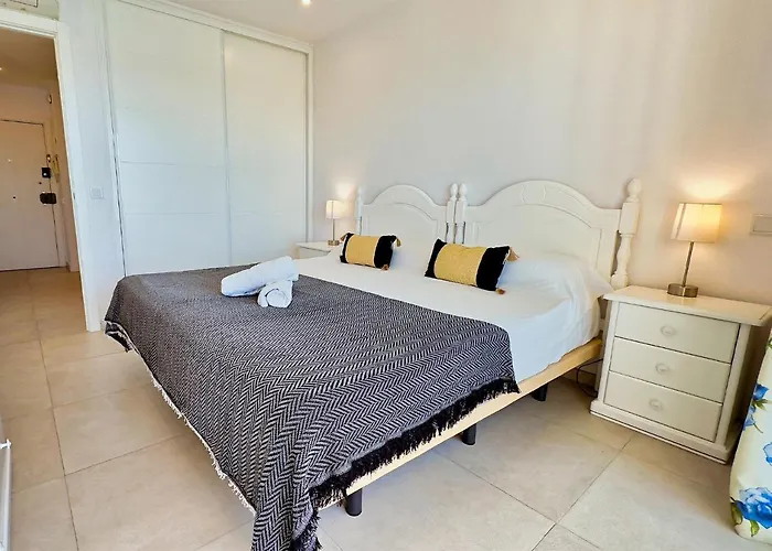 Diana 905. Superb South-facing One-bedroom With Amazing Sea Views. * 마르베야