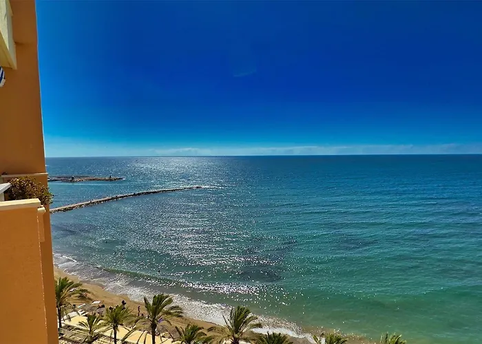 Diana 905. Superb South-facing One-bedroom With Amazing Sea Views. 아파트