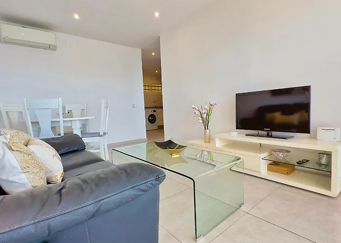 아파트 Diana 905. Superb South-facing One-bedroom With Amazing Sea Views.