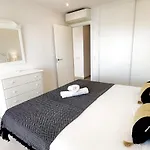 Diana 905. Superb South-facing One-bedroom With Amazing Sea Views. アパート