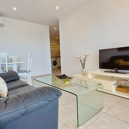 Daire Diana 905. Superb South-facing One-bedroom With Amazing Sea Views.