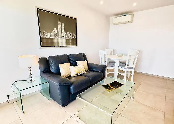 Apartment Diana 905. Superb South-facing One-bedroom With Amazing Sea Views. *